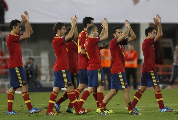 المنتخب الإسباني حامل لقب كأس العالم على مقربة من التأهل للمونديال