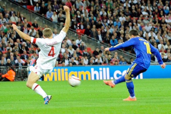 المنتخب الإنجليزي يحاول الهرب من ذكريات ويمبلي أمام بولندا