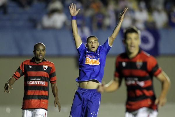 2012-08-30t034223z_938792985_gm1e88u0wfp01_rtrmadp_3_soccer_reuters