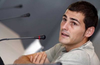 الحارس الاسباني ايكر كاسياس