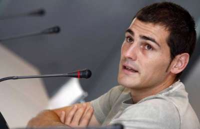 الحارس الاسباني ايكر كاسياس