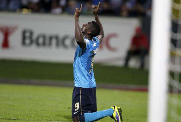 2013-10-06t190334z_2087482043_gm1e9a7089l01_rtrmadp_3_soccer-portugal_reuters