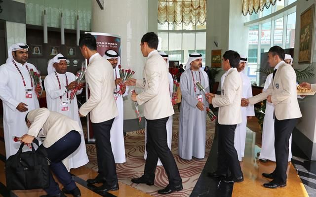 منتخب اوزباكستان بعد وصوله مقر إقامته