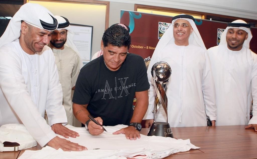 مارادونا خلال المؤتمر الترويجي للمونديال 