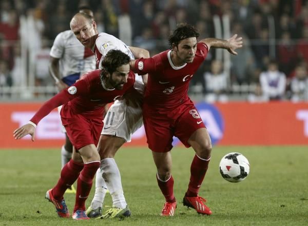2013-10-15t192409z_1648202757_lr2e9af1hvz5n_rtrmadp_3_soccer-world_reuters
