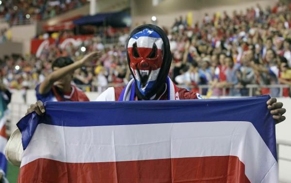 2013-10-16t040216z_1018761310_gm1e9ag0xcw01_rtrmadp_3_soccer-world_reuters
