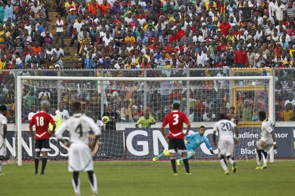 2013-10-16t093031z_1767123689_gm1e9ag1c8w01_rtrmadp_3_soccer-world_reuters