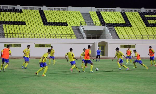 اوزباكستان تدرب بقوة للمواجهة الاولى