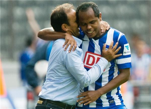 وشقيقه روني لاعب هرتا برلين