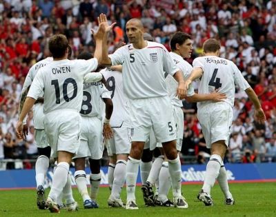 فرحـة إنجليـزيـة تكـررت 3 مـرات أمام المنتخب الإستونـي