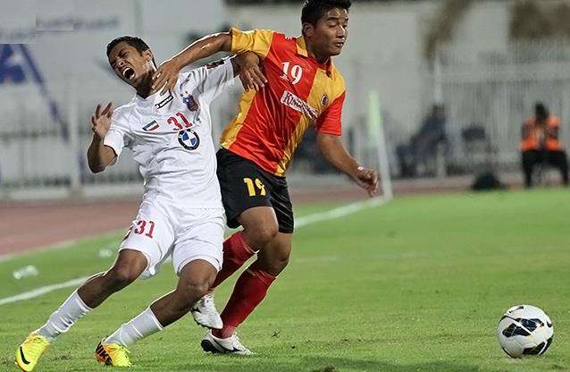 جانب من مباراة الذهاب بين الكويت وايست بنغال