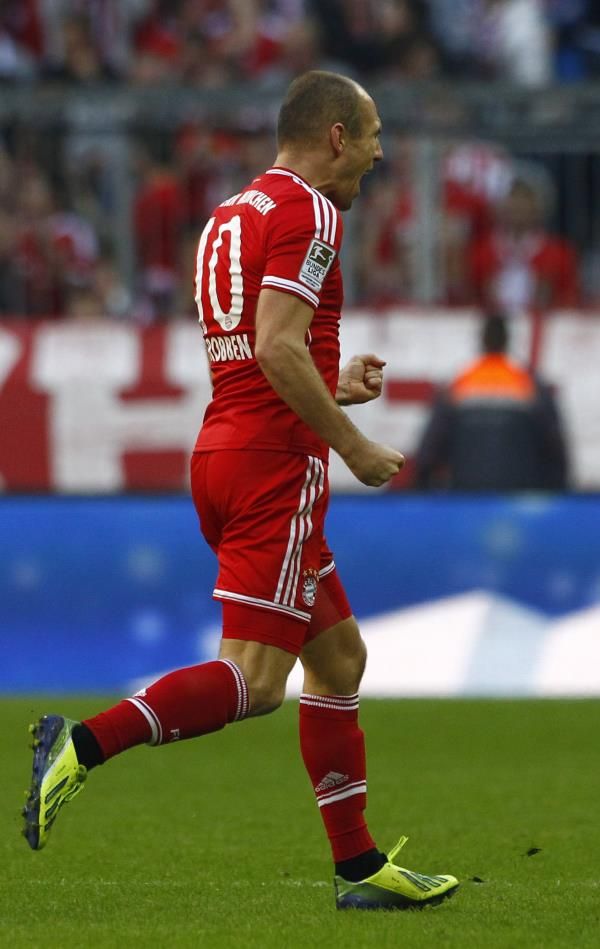 2013-10-19t145139z_1377767393_bm2e9aj1aqu01_rtrmadp_3_soccer-germany_reuters