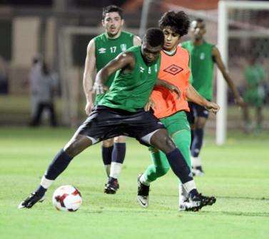 جانب من المناورة التجريبية بين الأهلي والفريق الأولمبي بالنادي