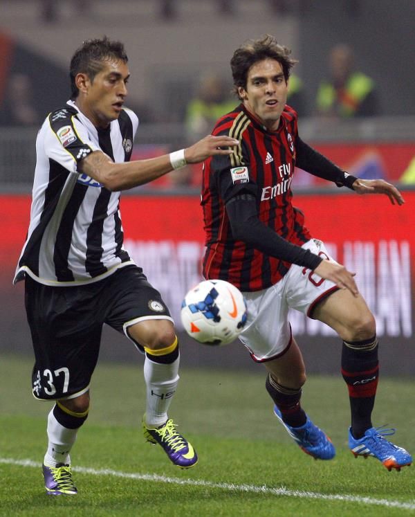 2013-10-19t203459z_783652513_gm1e9ak0clz01_rtrmadp_3_soccer-italy_reuters