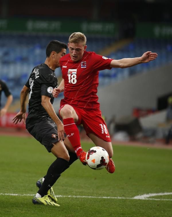 2013-10-15t195145z_487136908_gm1e9ag0al101_rtrmadp_3_soccer-world_reuters