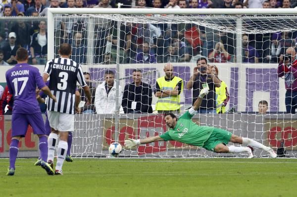 2013-10-20t145157z_117518583_gm1e9ak1rfc01_rtrmadp_3_soccer-italy_reuters
