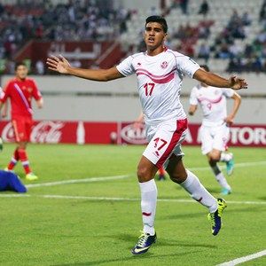 القابسي يحتفل بهدفه في مرمى روسيا