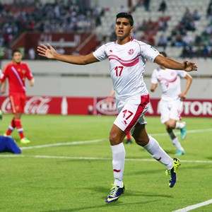 القابسي يحتفل بهدفه في مرمى روسيا