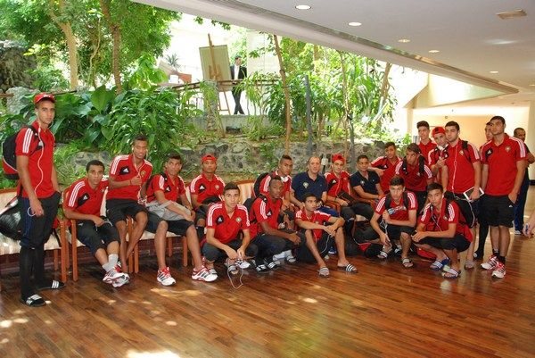  منتخب المغرب لدى وصوله مقر إقامته بالشارقة