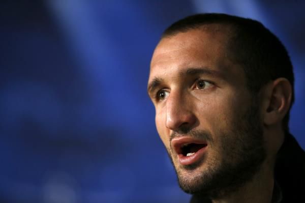 2013-10-22t171613z_818099637_gm1e9an03fv01_rtrmadp_3_soccer-champions_reuters