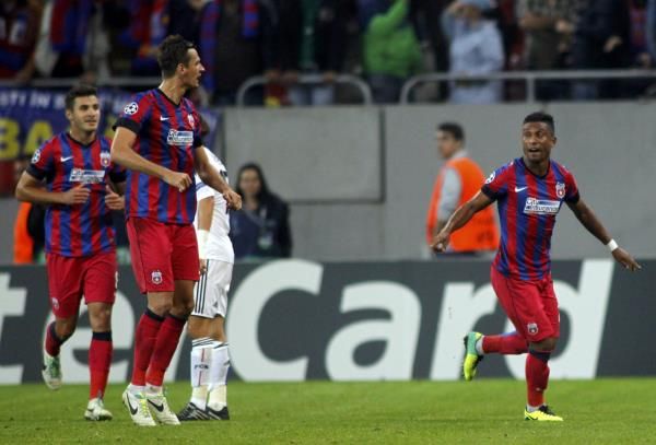2013-10-22t203845z_964102333_lr2e9am1lcavx_rtrmadp_3_soccer-champions_reuters
