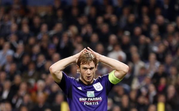 2013-10-23t202345z_1361341547_gm1e9ao0c4p01_rtrmadp_3_soccer-champions_reuters