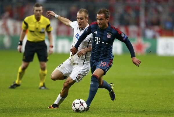 2013-10-23t202221z_610802696_lr2e9an1kky6c_rtrmadp_3_soccer-champions_reuters