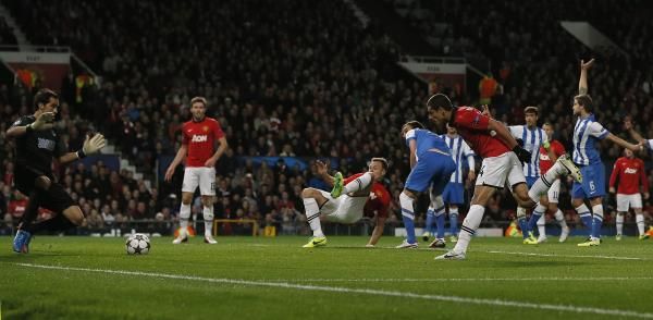 2013-10-23t195746z_518070506_gm1e9ao0aw301_rtrmadp_3_soccer-champions_reuters