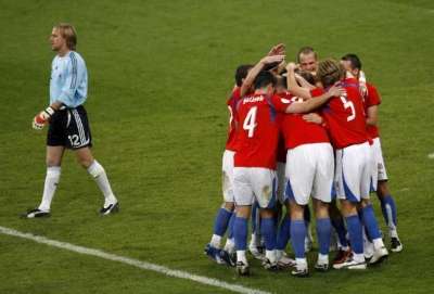 فرحـة لاعبي المنتخب التشيكي بالهدف الثالث