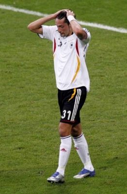 حسرة لاعب المنتخب الالماني كيفن كوراني