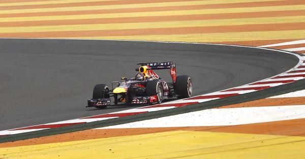 2013-10-25t110730z_1271021225_sr1e9ap0uw93a_rtrmadp_3_motor-racing-prix_reuters