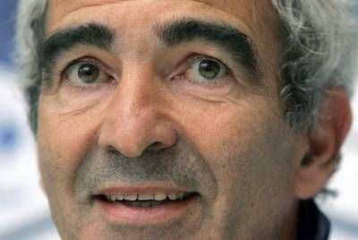 مــدرب الــمــنــتــخــب الــفــرنــســي رايــمــون دومــيــنــيــك