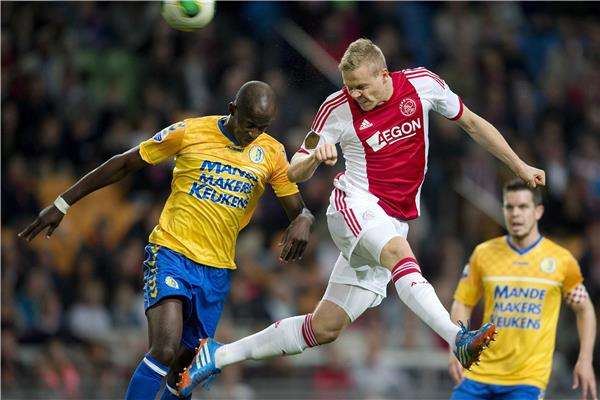 من مباراة أياكس وفالفيك