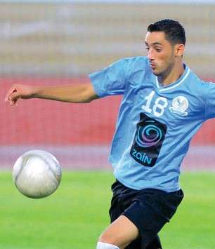 أشرف نعمان بقميص الفيصلي الأردني الموسم الماضي