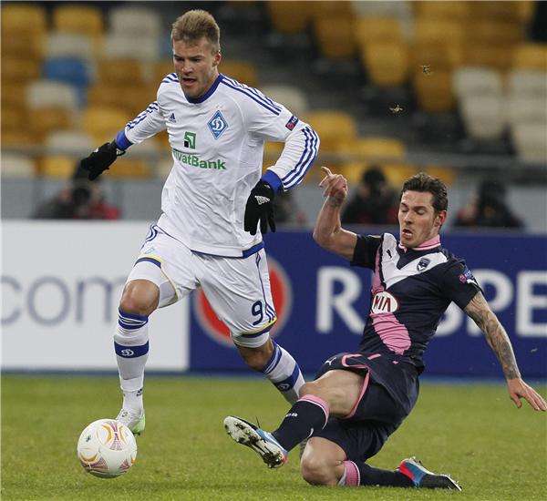 لودوفيتش اوبرانيك (يمين) في مباراة سابقة