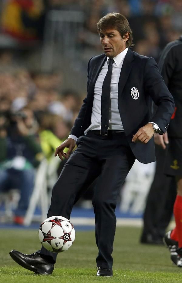 2013-10-23t205549z_1246199923_lr2e9an1m4q78_rtrmadp_3_soccer-champions_reuters