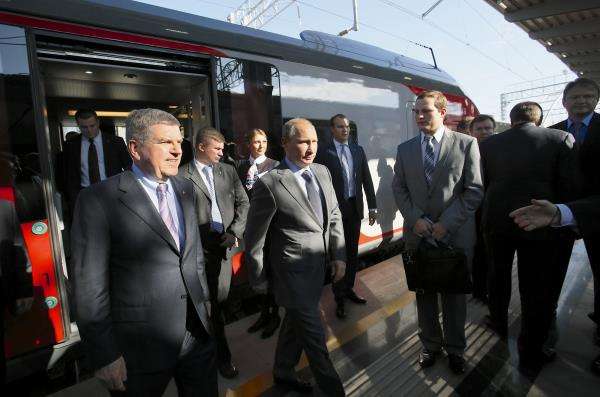 2013-10-28t162158z_1284014497_gm1e9at00su01_rtrmadp_3_russia_reuters