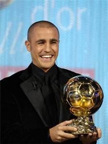 الأيطالي فابيو كانافارو الحائز على الكرة الذهبية عام 2006