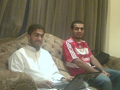 صورة للنجم فراس في منزله مع صاحب اللقاء