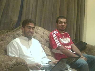 صورة للنجم فراس في منزله مع صاحب اللقاء