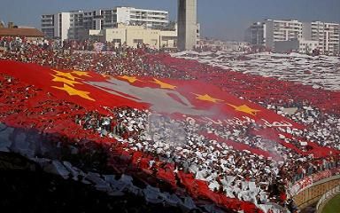 جـمـاهـيـر الـفـريـقـيـن أمـتـعـنـا داخـل الـمـيـدان و خـذلـتـنـا خـارجـه