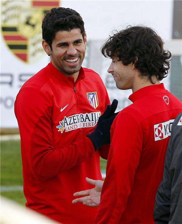 دييجو كوستا (يسار)