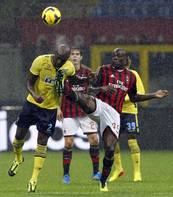 2013-10-30t203221z_1830518470_gm1e9av0chv01_rtrmadp_3_soccer-italy_reuters