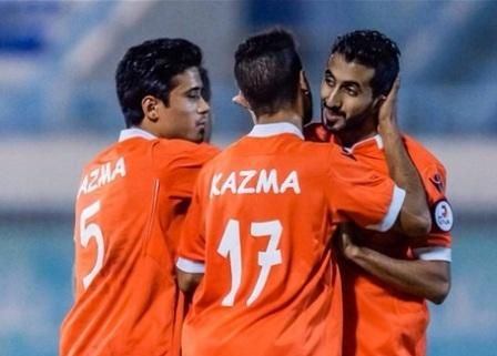 فرحة لاعبي كاظمة بهدف ناصر شافي في مرمى اليرموك