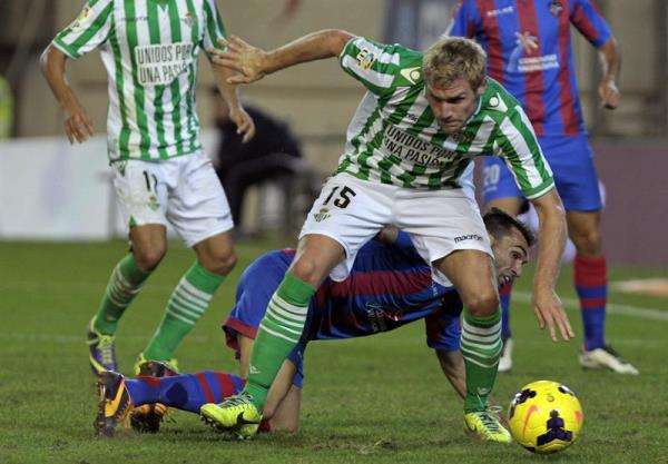 20131101-635188612645532550w_efe