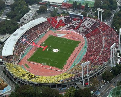 الحضور الجماهير الضخم للمباراة النهائية بالاستاد الوطني بطوكيو