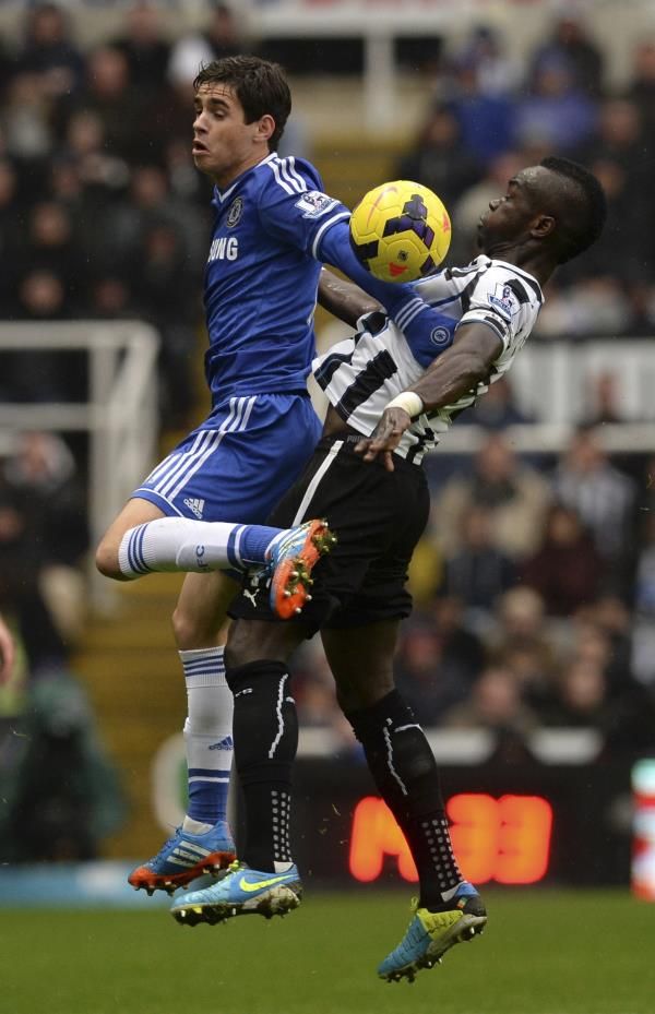 صراع ثنائي بين تيوتي نيوكاسل وأوسكار تشيلسي 