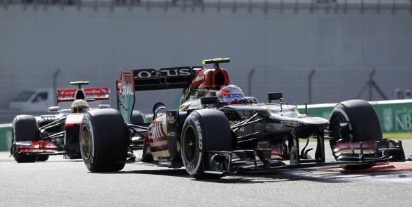 2013-11-02t124739z_1447200031_sr1e9b20zinai_rtrmadp_3_motor-racing-prix_reuters