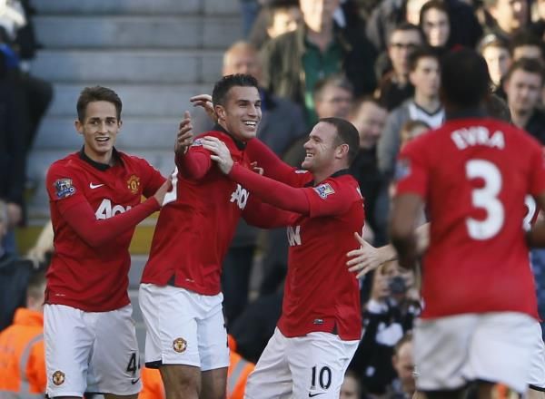 2013-11-02t153905z_1797747722_gm1e9b21tlo01_rtrmadp_3_soccer-england_reuters