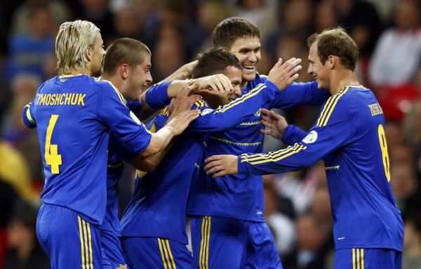 2012-09-11t201442z_1026680741_lr1e89b1k8789_rtrmadp_3_soccer-world_reuters